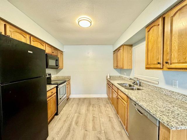1908 W CHESTNUT STREET, Tampa, FL 33607