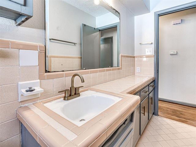 715 W Hughbert Street, Norman, OK 73069