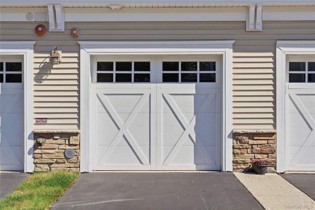 163 Symphony Drive, Lake Grove, NY 11755 — photo 4