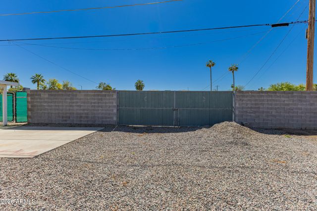 4323 E HUBBELL Street, Phoenix, AZ 85008