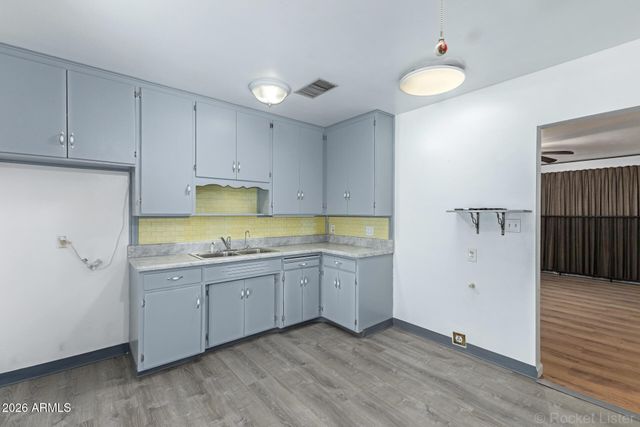 4323 E HUBBELL Street, Phoenix, AZ 85008