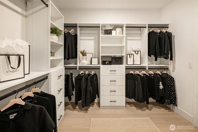 1706 111th Avenue NE, Bellevue, WA 98004