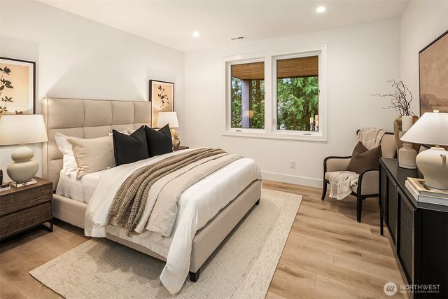 1706 111th Avenue NE, Bellevue, WA 98004