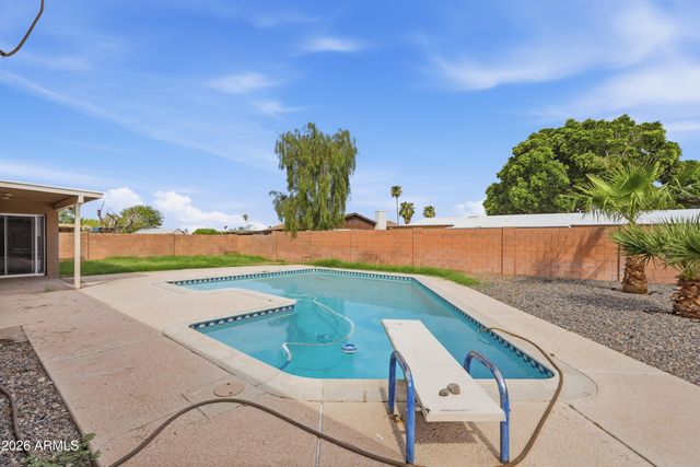 4616 W SAGUARO Drive, Glendale, AZ 85304