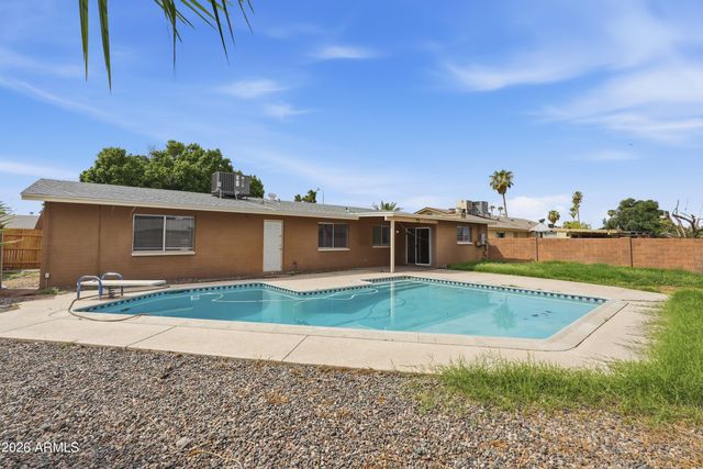 4616 W SAGUARO Drive, Glendale, AZ 85304