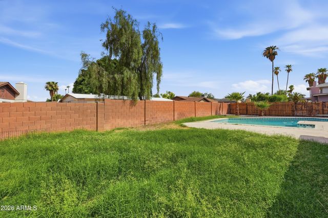 4616 W SAGUARO Drive, Glendale, AZ 85304