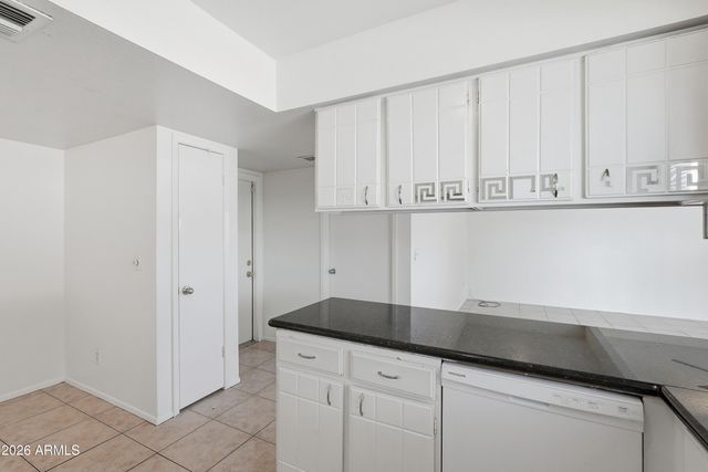 4616 W SAGUARO Drive, Glendale, AZ 85304