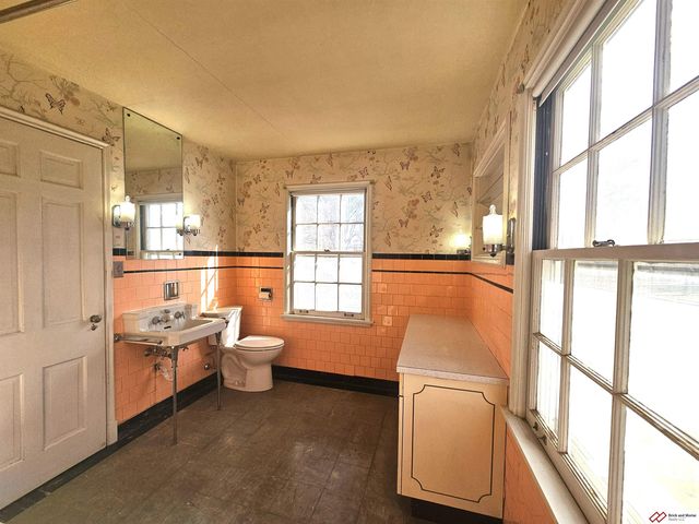 808 Garfield Street, Beatrice, NE 68310