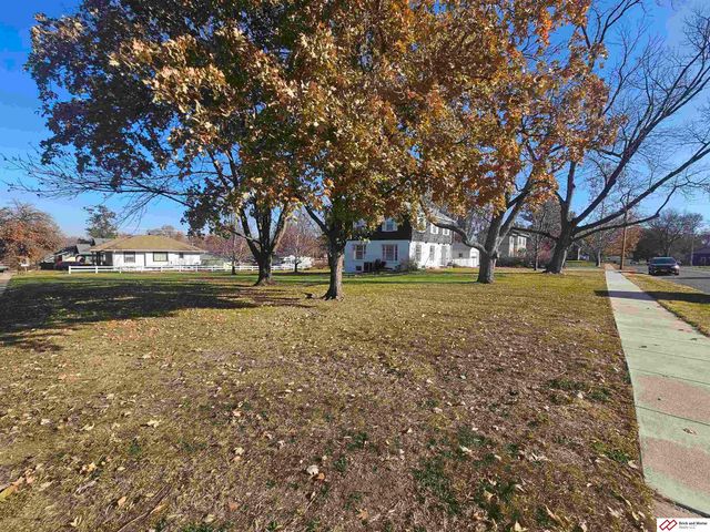 808 Garfield Street, Beatrice, NE 68310