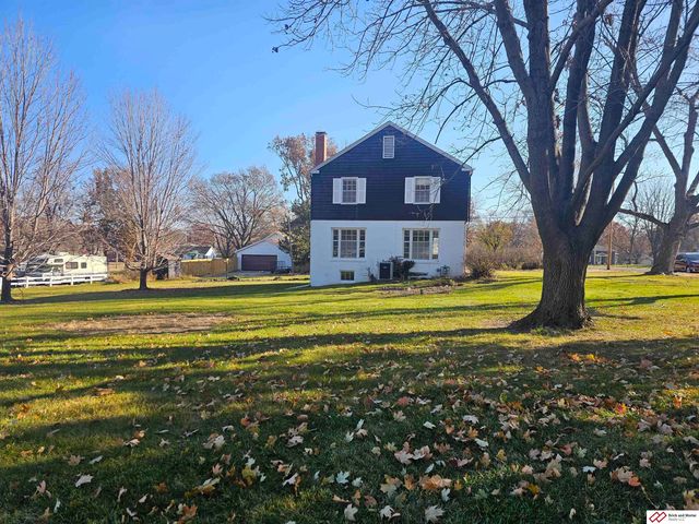 808 Garfield Street, Beatrice, NE 68310