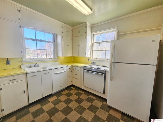 808 Garfield Street, Beatrice, NE 68310