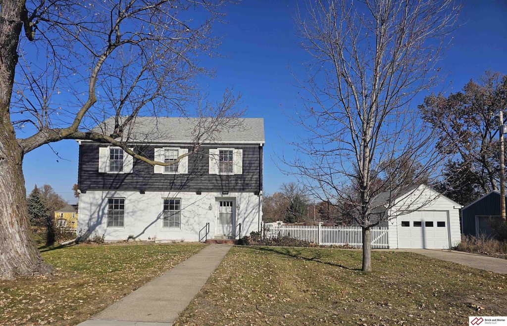 808 Garfield Street, Beatrice, NE 68310