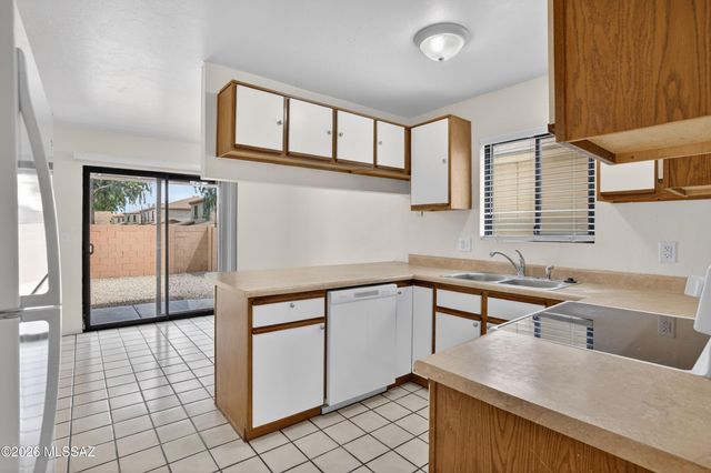 1875 E Calle Grandiosa, Tucson, AZ 85706