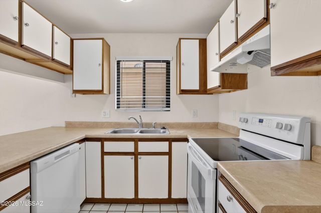 1875 E Calle Grandiosa, Tucson, AZ 85706