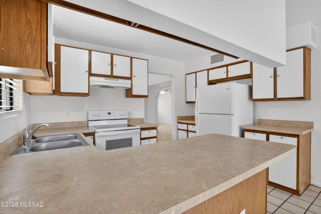 1875 E Calle Grandiosa, Tucson, AZ 85706
