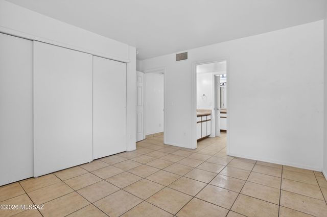 1875 E Calle Grandiosa, Tucson, AZ 85706
