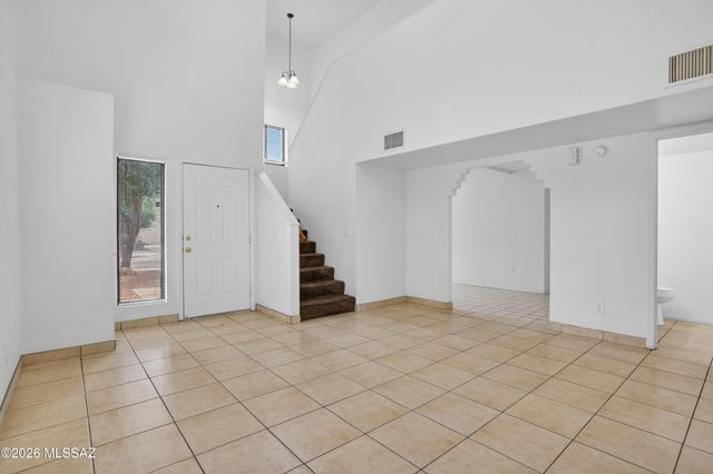 1875 E Calle Grandiosa, Tucson, AZ 85706