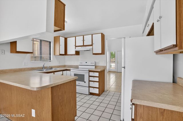 1875 E Calle Grandiosa, Tucson, AZ 85706