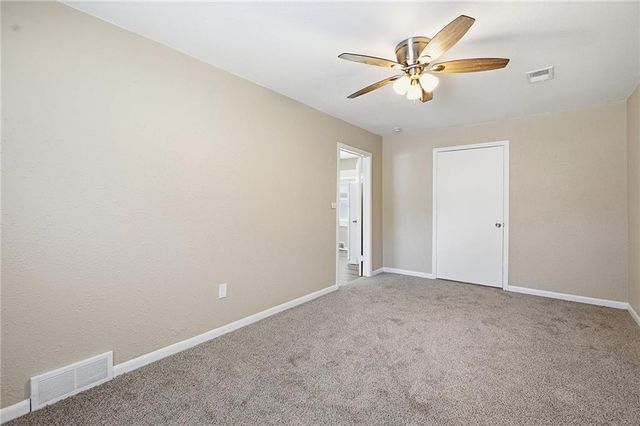 11410 Crystal Street, Kansas City, MO 64134