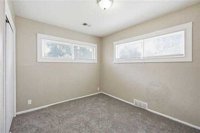 11410 Crystal Street, Kansas City, MO 64134