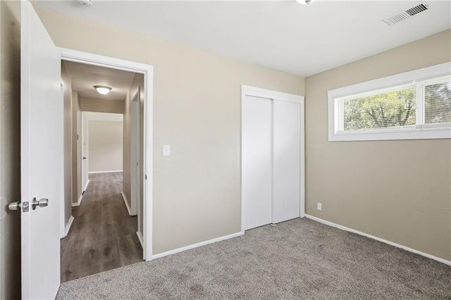 11410 Crystal Street, Kansas City, MO 64134