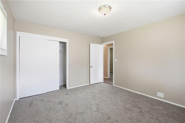 11410 Crystal Street, Kansas City, MO 64134
