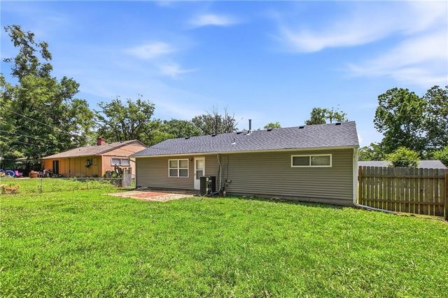 11410 Crystal Street, Kansas City, MO 64134