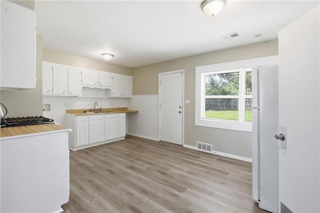 11410 Crystal Street, Kansas City, MO 64134