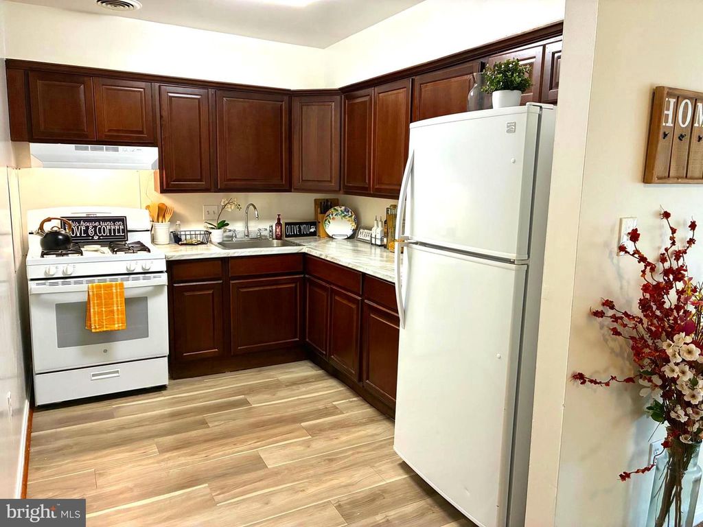 2310 EWING AVE #204, Suitland, MD 20746