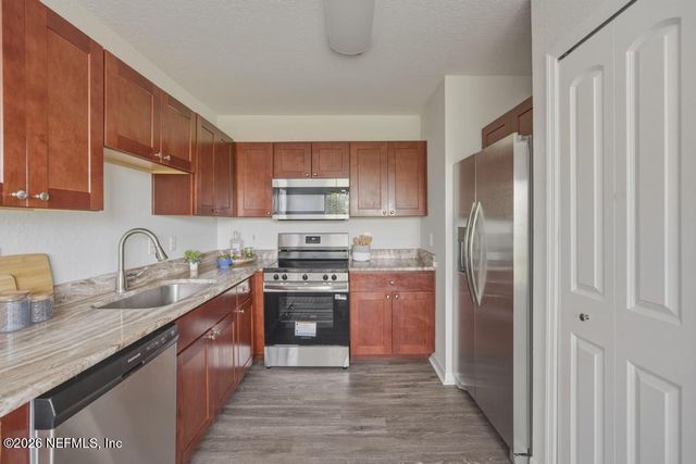 1701 THE GREENS Way 932, Jacksonville Beach, FL 32250
