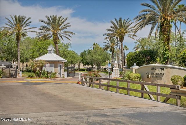 1701 THE GREENS Way 932, Jacksonville Beach, FL 32250