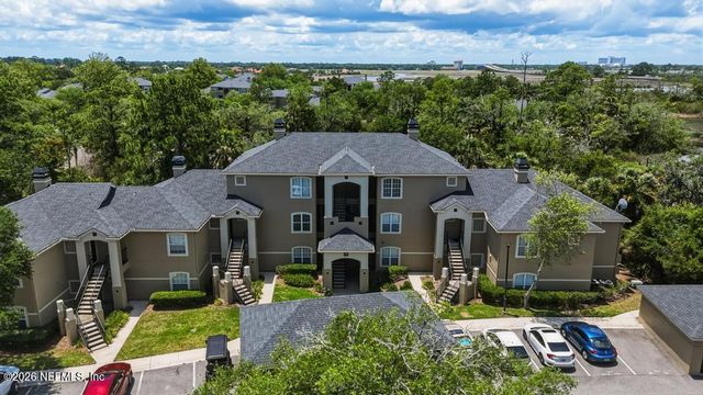 1701 THE GREENS Way 932, Jacksonville Beach, FL 32250