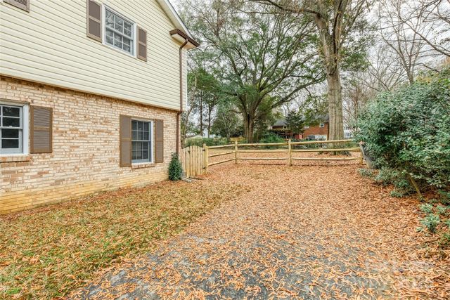 7029 Yorktowne Drive, Charlotte, NC 28226