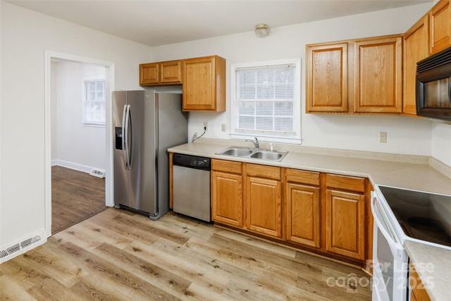 7029 Yorktowne Drive, Charlotte, NC 28226