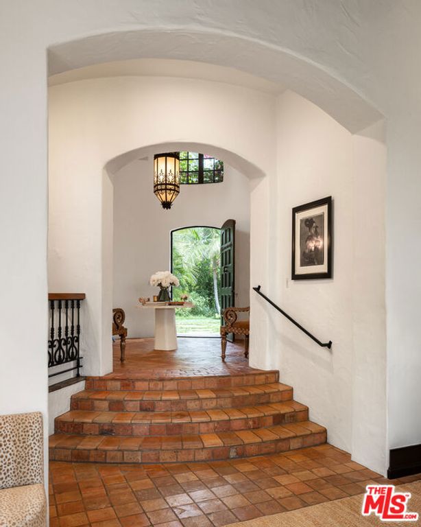 2809 Nichols Canyon Road, Los Angeles, CA 90046 — photo 2