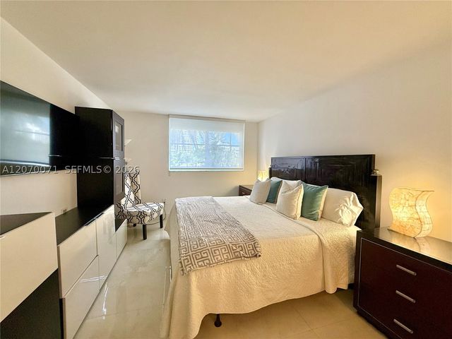 210 SEAVIEW DR 308, Key Biscayne, FL 33149
