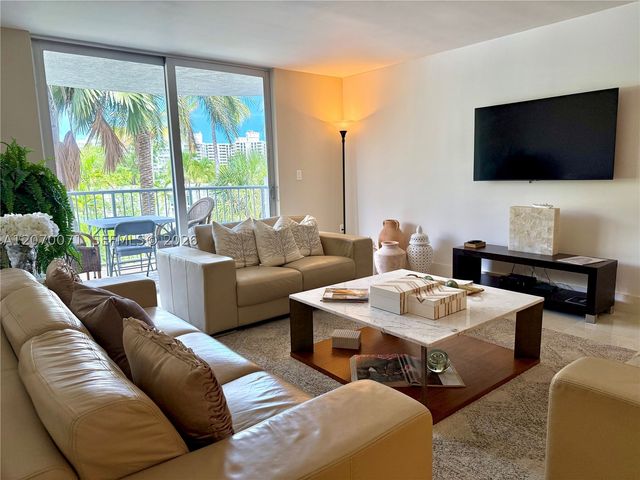 210 SEAVIEW DR 308, Key Biscayne, FL 33149