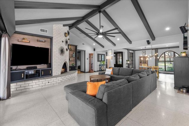 1630 Bowline Road, Houston, TX 77062