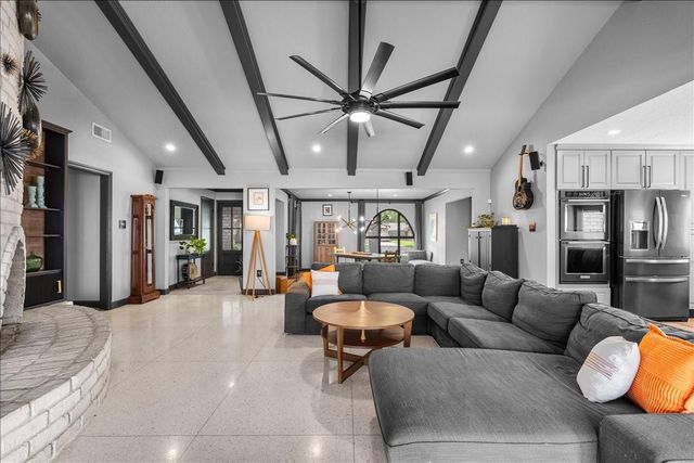 1630 Bowline Road, Houston, TX 77062