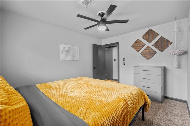 1630 Bowline Road, Houston, TX 77062
