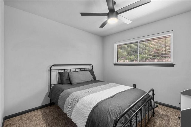 1630 Bowline Road, Houston, TX 77062