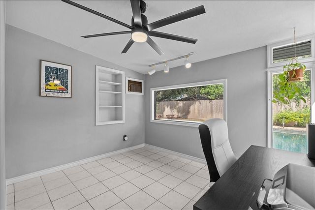 1630 Bowline Road, Houston, TX 77062