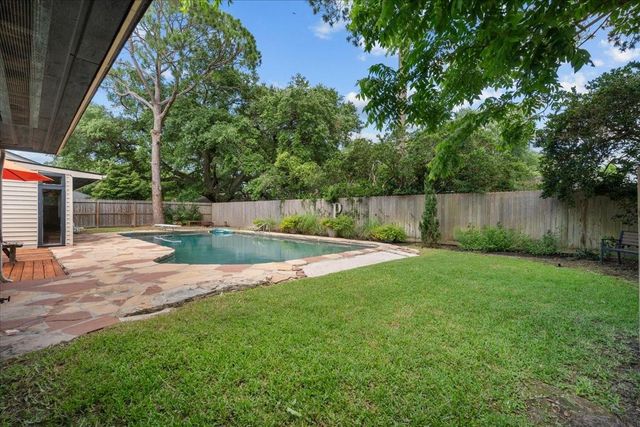 1630 Bowline Road, Houston, TX 77062