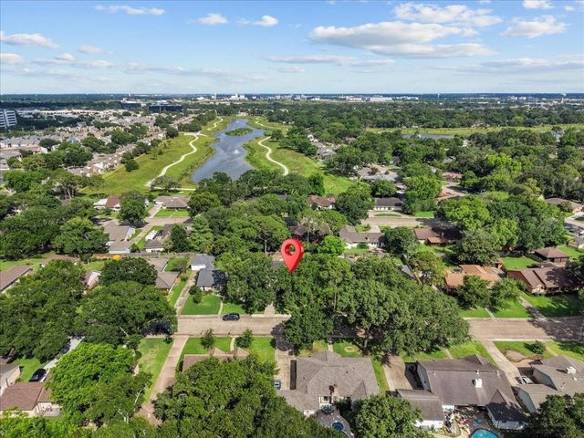 1630 Bowline Road, Houston, TX 77062
