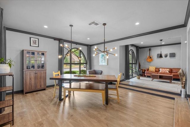 1630 Bowline Road, Houston, TX 77062