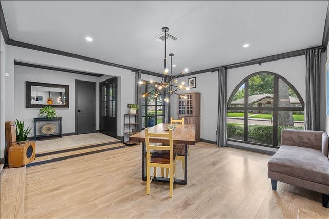 1630 Bowline Road, Houston, TX 77062