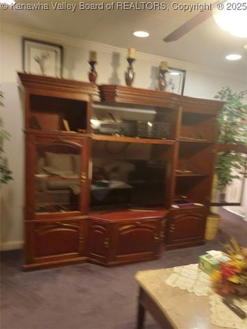 600 Fifth Avenue, Montgomery, WV 25136