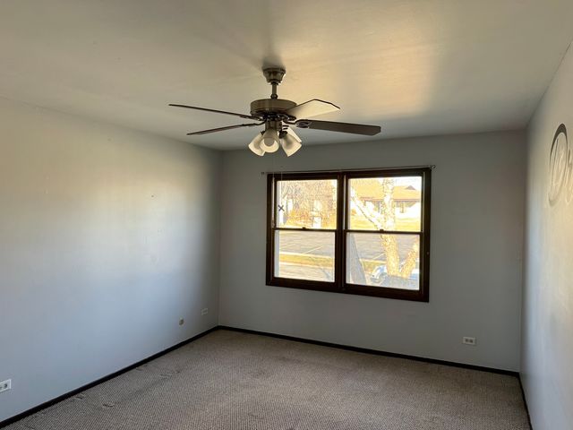 412 St Johns Road D, Woodstock, IL 60098