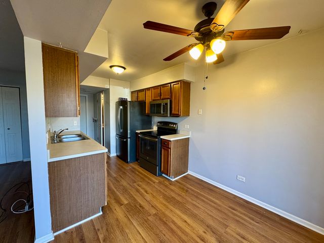 412 St Johns Road D, Woodstock, IL 60098