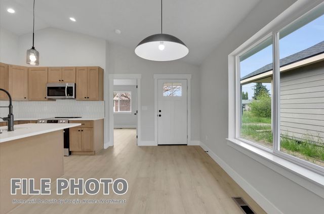 2105 N Sipple Rd, Spokane Valley, WA 99212